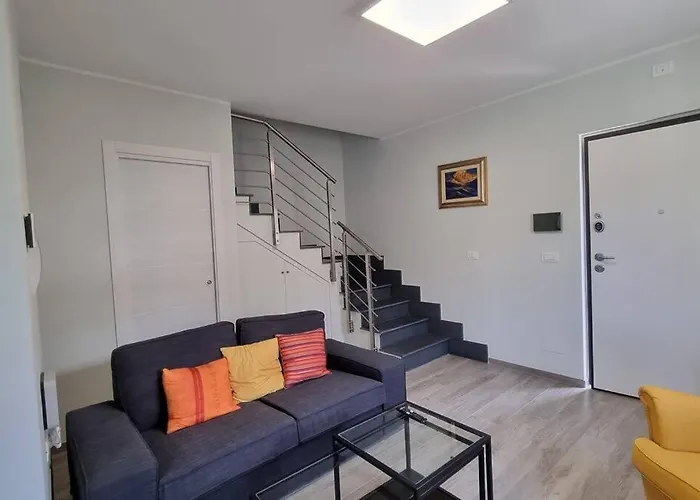 Con Giardino Βίλα